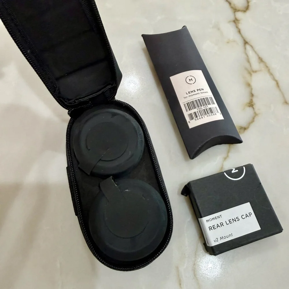 Moment 18mm Wide + 58mm Tele Lens Bundle V2 Mount w/ Case & Caps